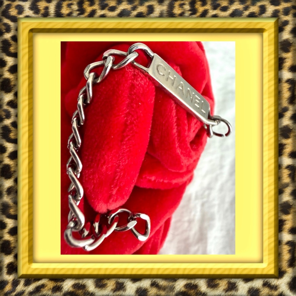 👑✅PRICE FIRM✅ AUTHENTIC CHANEL Silver Zipper Tab & Chain Replacement.